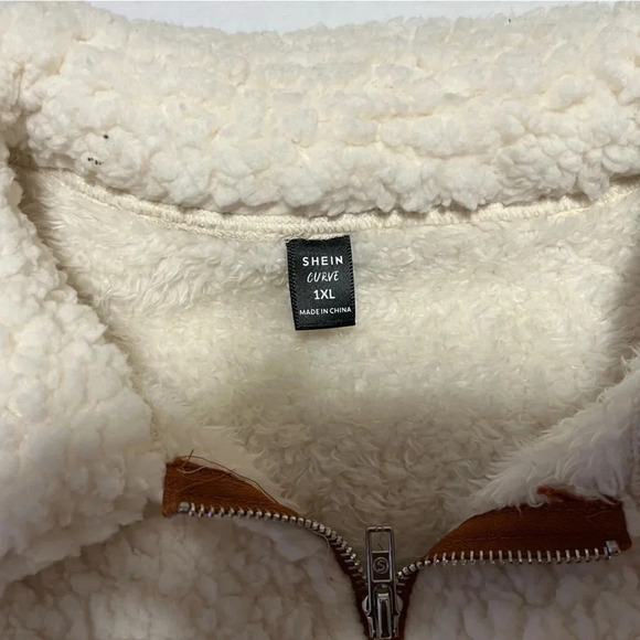 Women zip up white and brown teddy, cozy long sleeve for casual comfort. - Picture 6 of 7